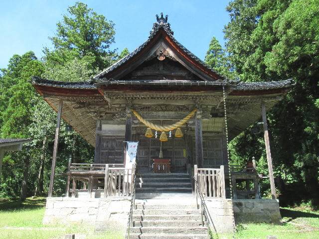 二上射水神社社殿