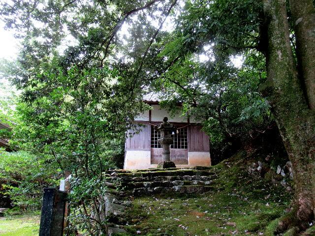 井波八幡宮蚕堂